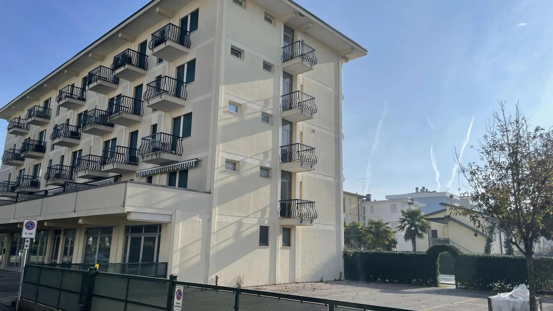 Bilocale Rubino Con Piscina - Jesolo Apartment  Lido di Jesolo