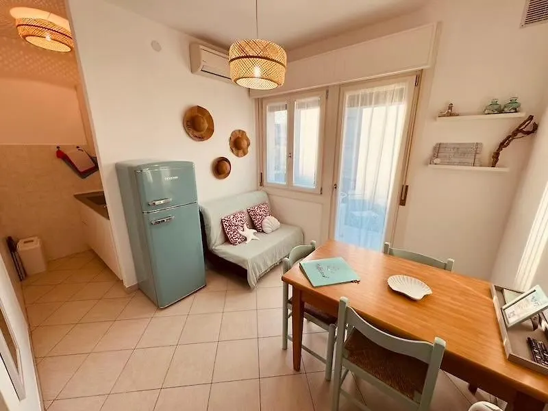 Bilocale Rubino Con Piscina - Jesolo Apartment 0*, Lido di Jesolo Italy